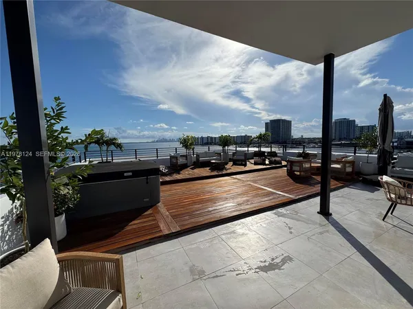 $6,900,000 | 1930 Bay Drive, Unit 4, Miami Beach, FL 33141