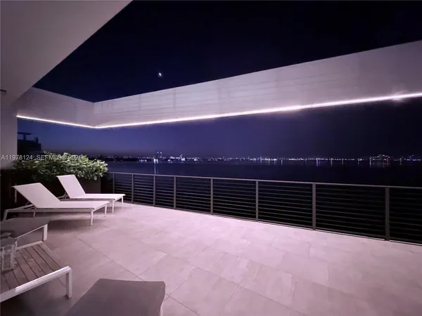 $6,900,000 | 1930 Bay Drive, Unit 4, Miami Beach, FL 33141