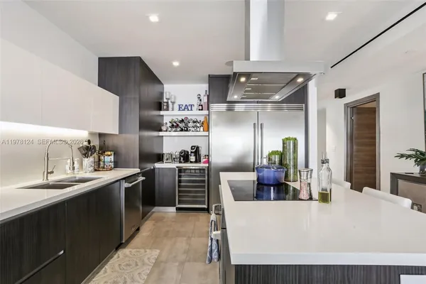 $6,900,000 | 1930 Bay Drive, Unit 4, Miami Beach, FL 33141