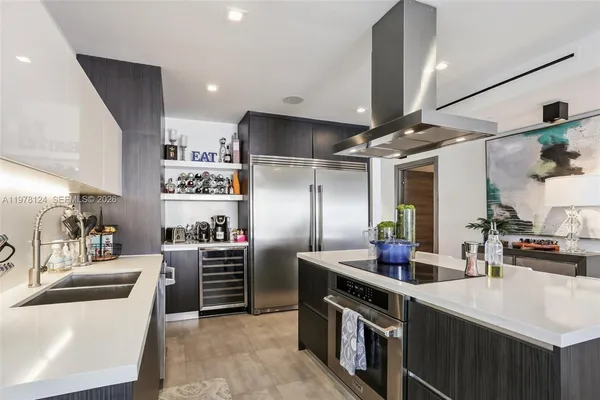 $6,900,000 | 1930 Bay Drive, Unit 4, Miami Beach, FL 33141