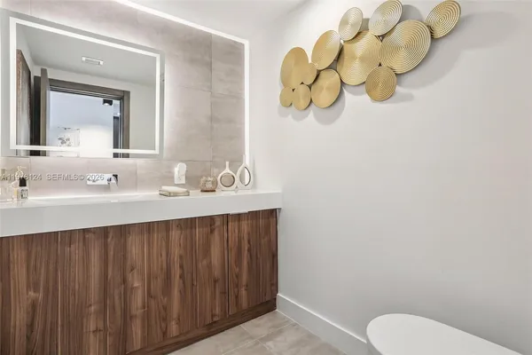 $6,900,000 | 1930 Bay Drive, Unit 4, Miami Beach, FL 33141