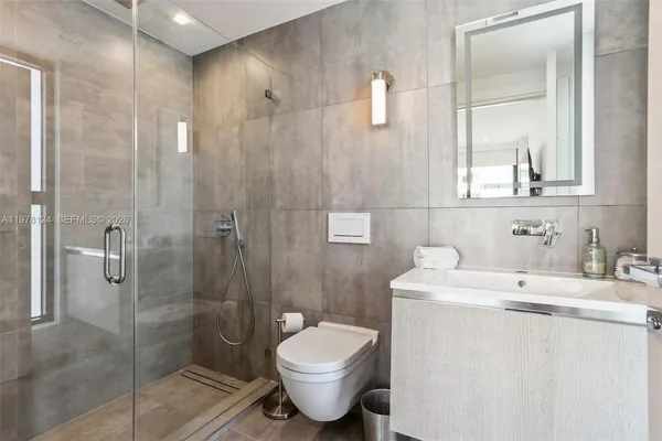 $6,900,000 | 1930 Bay Drive, Unit 4, Miami Beach, FL 33141