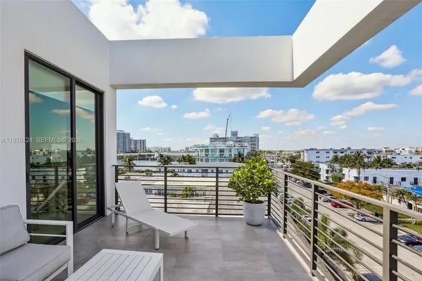 $6,900,000 | 1930 Bay Drive, Unit 4, Miami Beach, FL 33141