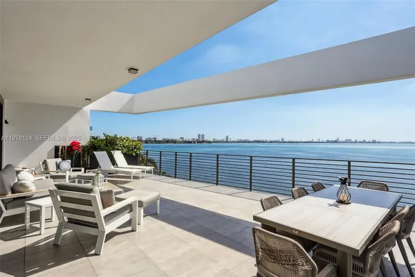 $6,900,000 | 1930 Bay Drive, Unit 4, Miami Beach, FL 33141