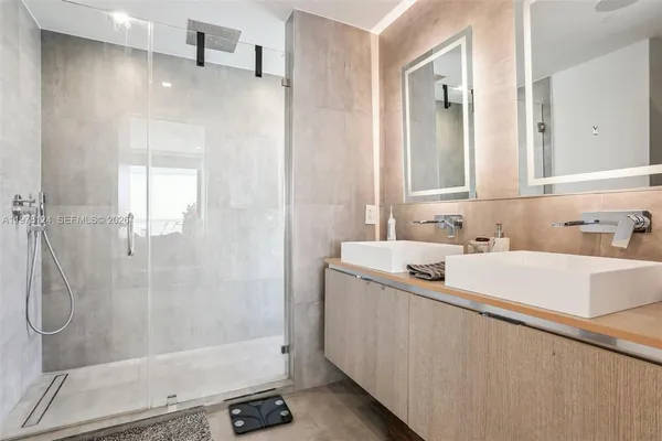 $6,900,000 | 1930 Bay Drive, Unit 4, Miami Beach, FL 33141