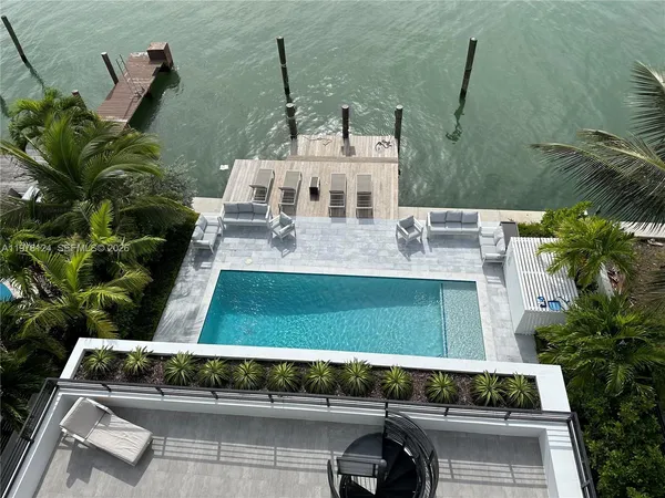 $6,900,000 | 1930 Bay Drive, Unit 4, Miami Beach, FL 33141