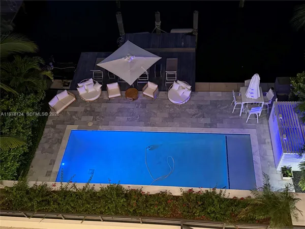 $6,900,000 | 1930 Bay Drive, Unit 4, Miami Beach, FL 33141