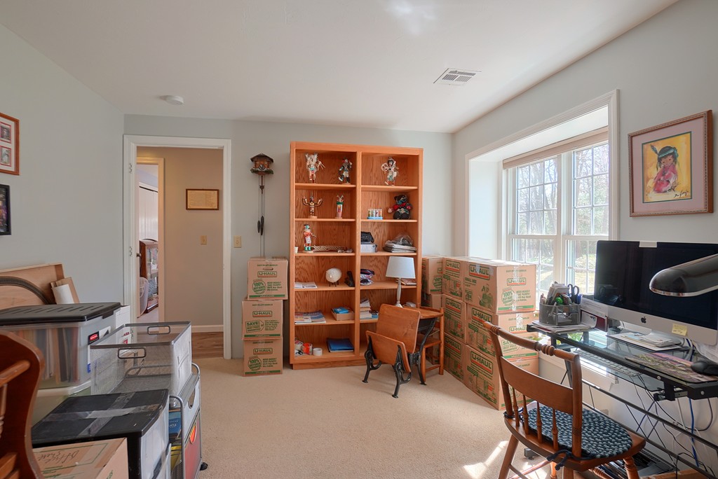 111 Ridgefield Circle, Unit D Clinton, MA 01510 - Photo 17 of 25 Gallery Image 17