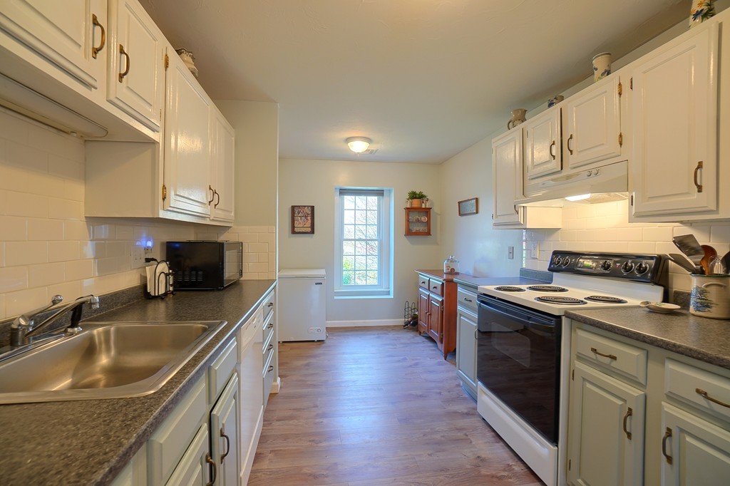 111 Ridgefield Circle, Unit D Clinton, MA 01510 - Photo 3 of 25 Gallery Image 3