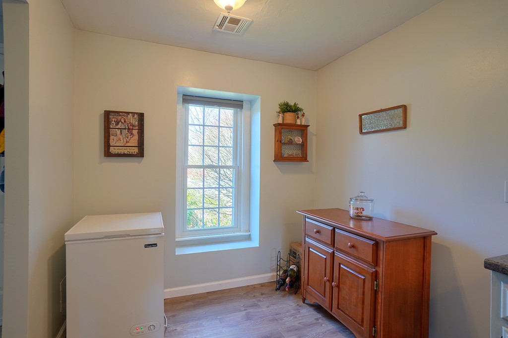 111 Ridgefield Circle, Unit D Clinton, MA 01510 - Photo 4 of 25 Gallery Image 4