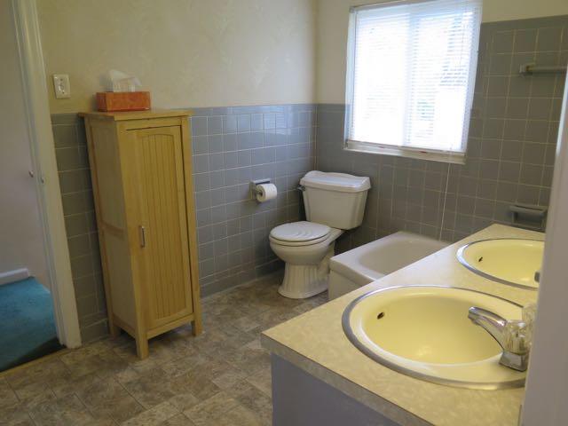 21 Cox Road Troutville, VA 24175 - Photo 19 of 38 Bath