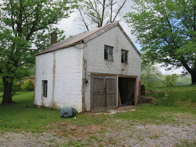 21 Cox Road Troutville, VA 24175 - Photo 35 of 38 Garage