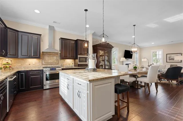 $1,175,000 | 10 Allegheny Avenue, Oakmont, PA 15139