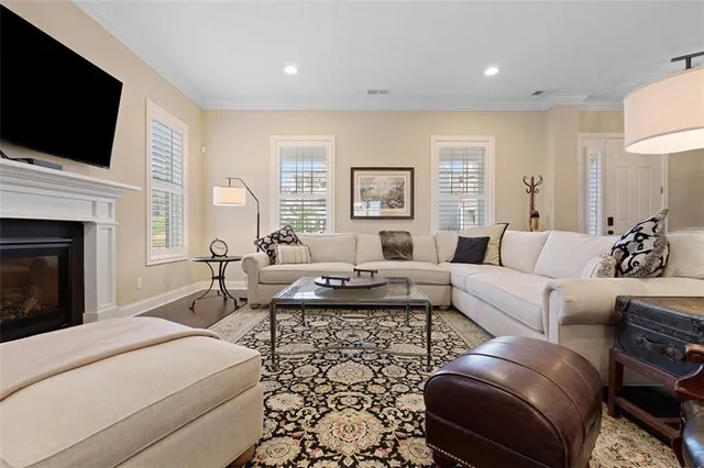 $1,175,000 | 10 Allegheny Avenue, Oakmont, PA 15139