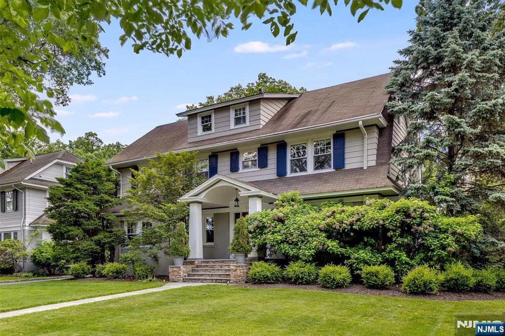 242 Forest Avenue Glen Ridge, NJ 07028 - Photo 3 of 49