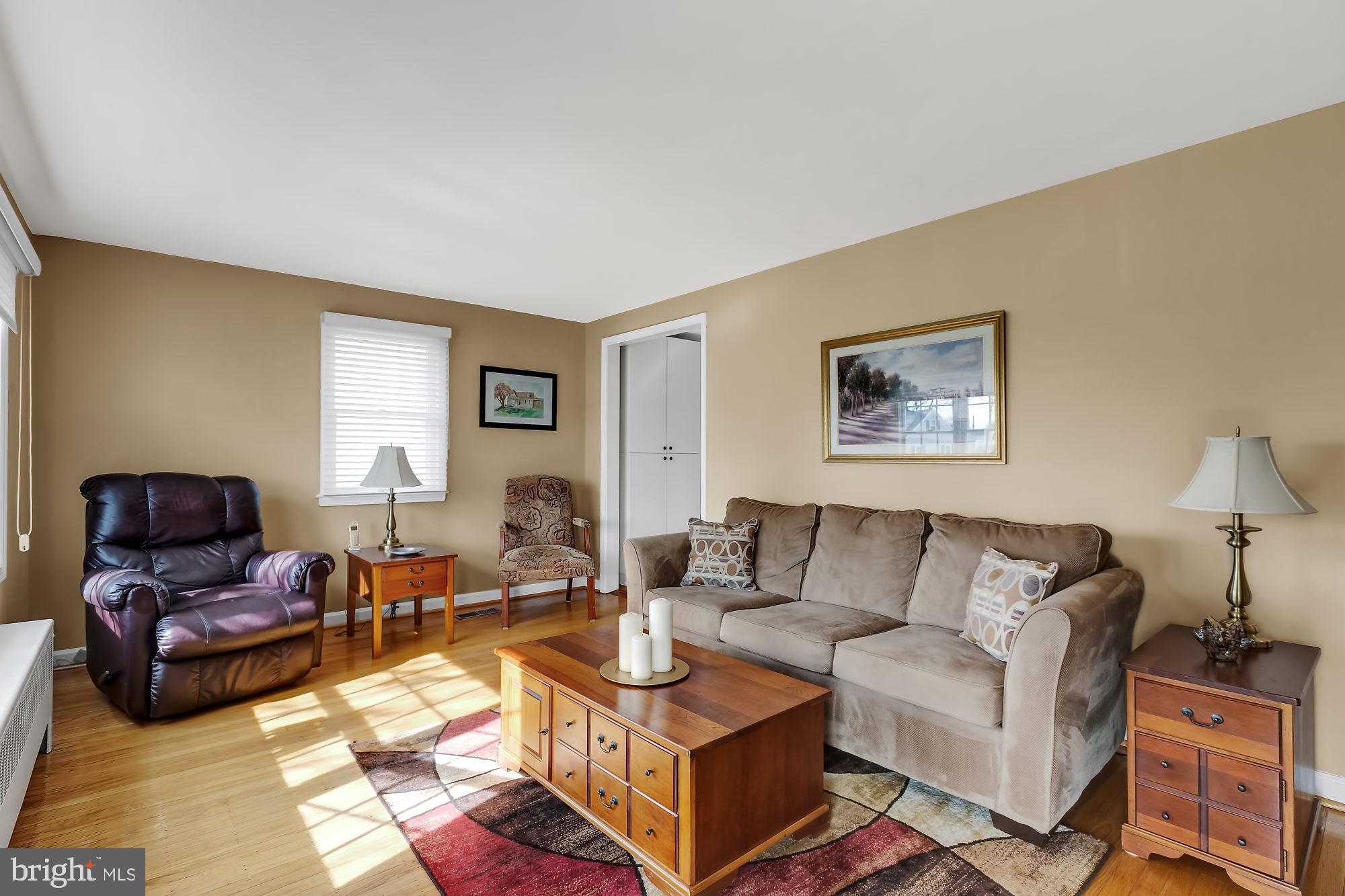 521 Stewart Road Hatboro, PA 19040 - Photo 6 of 32 Living Room