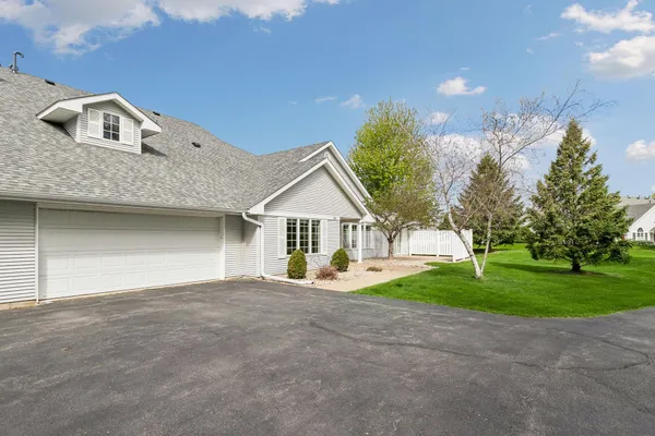 $409,900 | 504 Crystal Circle, Mankato, MN 56001