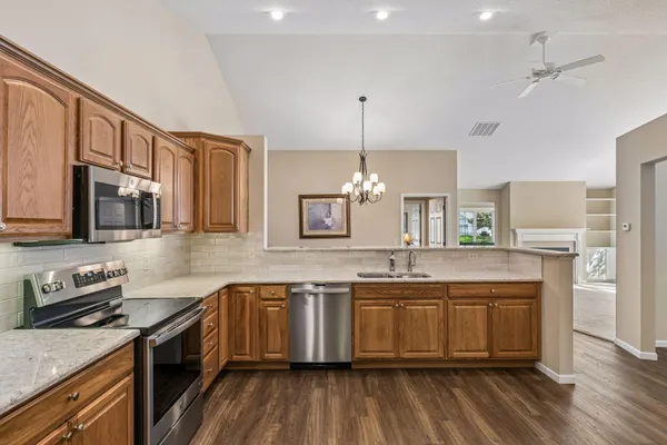 $409,900 | 504 Crystal Circle, Mankato, MN 56001