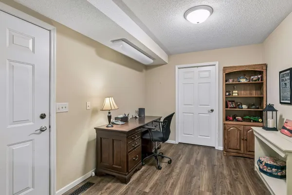 $409,900 | 504 Crystal Circle, Mankato, MN 56001