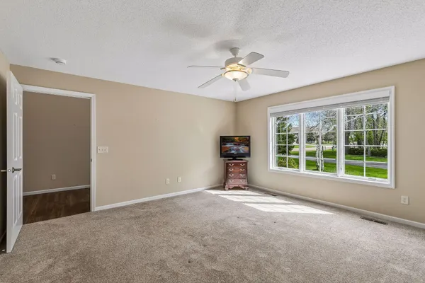 $409,900 | 504 Crystal Circle, Mankato, MN 56001