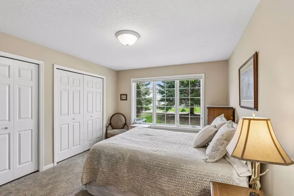 $409,900 | 504 Crystal Circle, Mankato, MN 56001