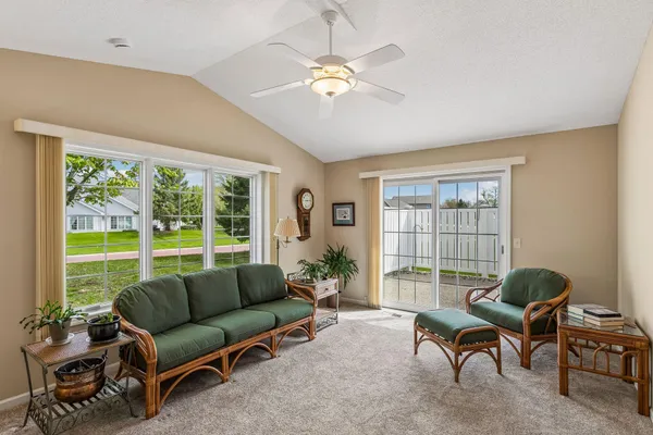 $409,900 | 504 Crystal Circle, Mankato, MN 56001