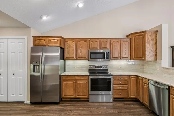 $409,900 | 504 Crystal Circle, Mankato, MN 56001