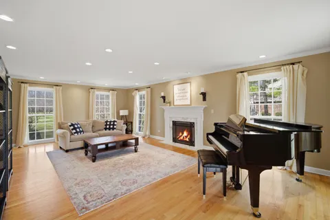 $1,050,000 | 1694 Clendenin Lane, Riverwoods, IL 60015