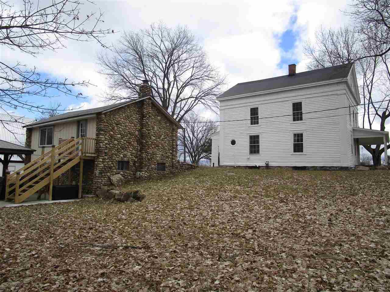 7130 Oakhill Road Clarkston, MI 48348 - Photo 3 of 25 Guest house and side of m