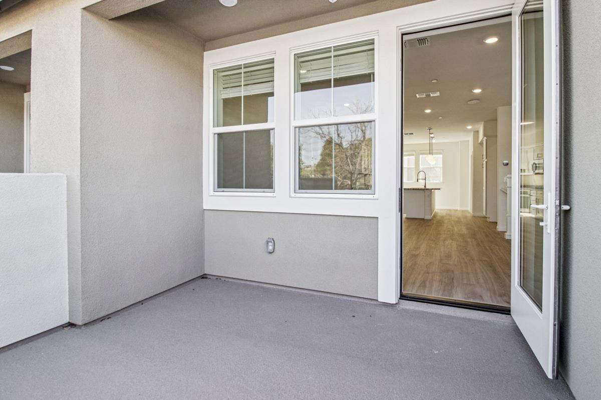 3769 Castro Valley Boulevard Castro Valley, CA 94546 - Photo 31 of 33 an empty room with windows