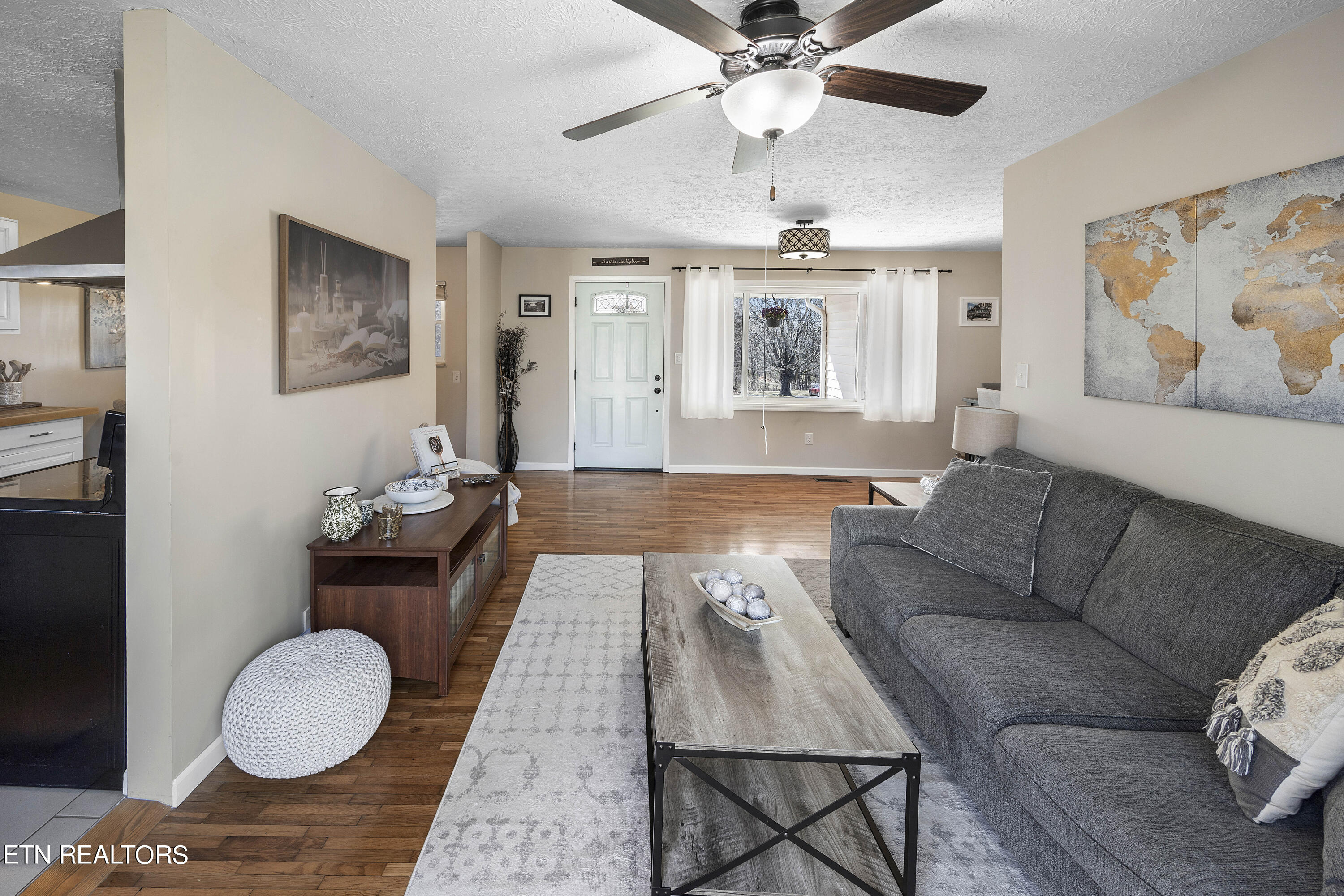 9627 West Emory Road Knoxville, TN 37931 - Photo 11 of 28 Family room