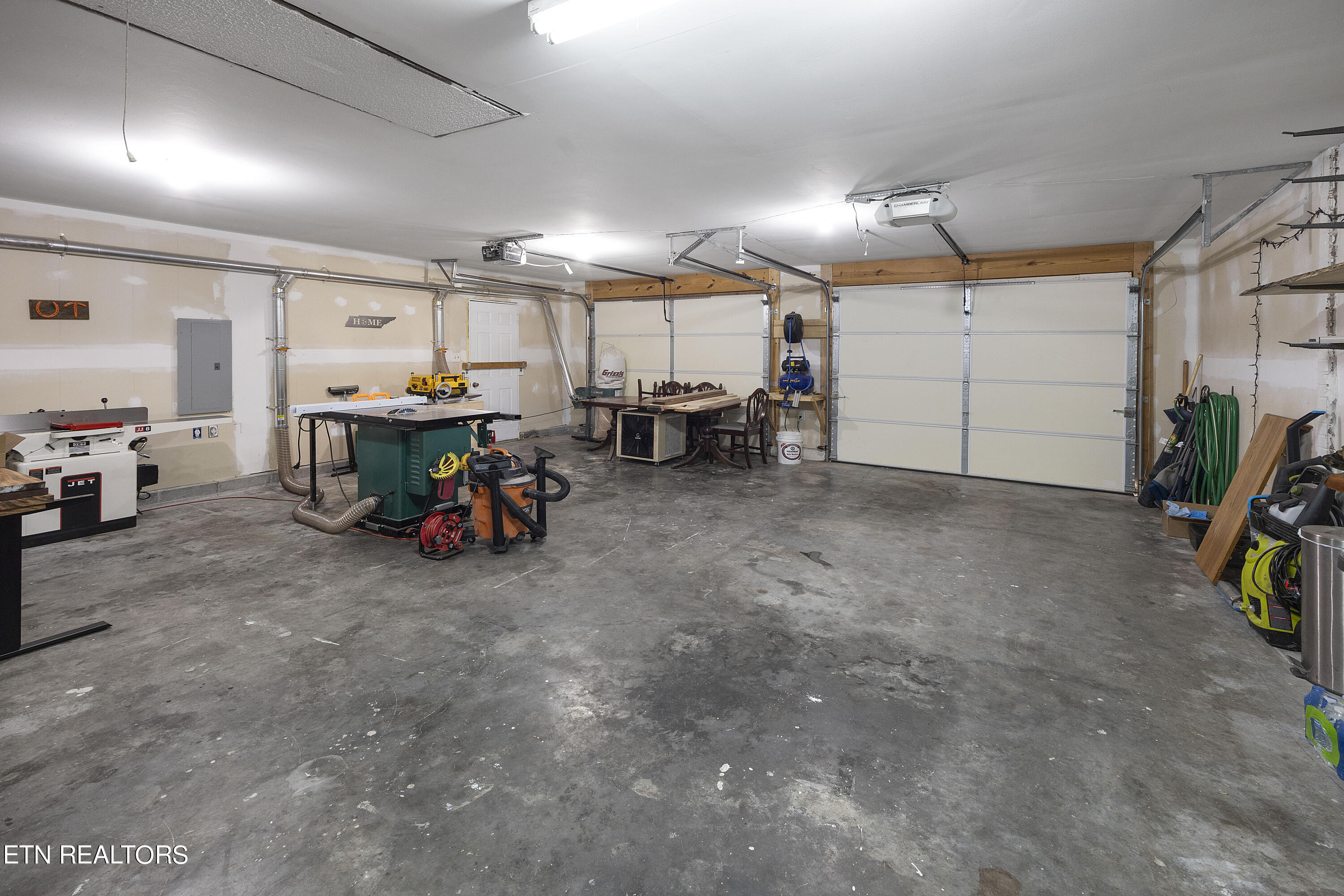9627 West Emory Road Knoxville, TN 37931 - Photo 21 of 28 Massive 2 car garage