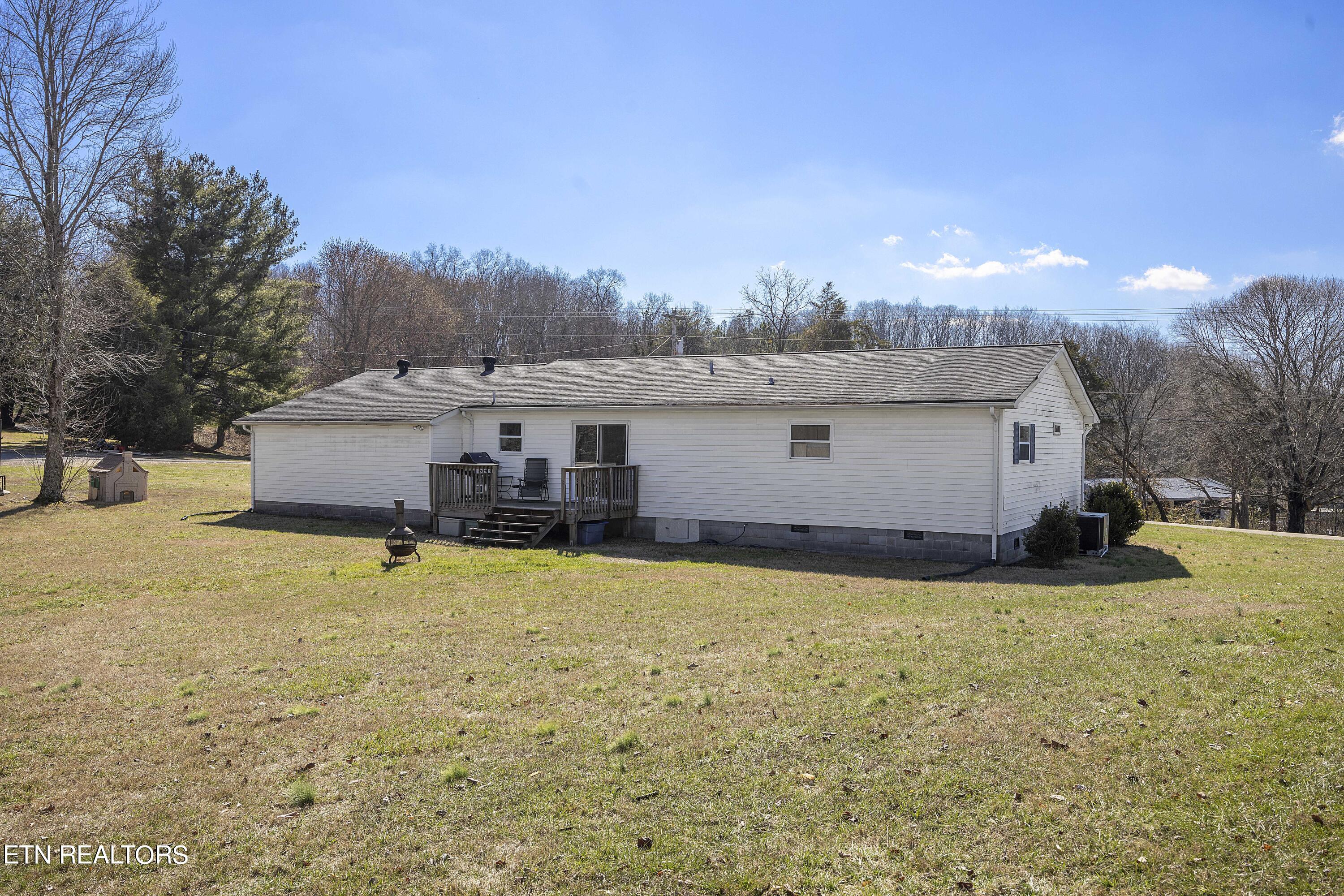 9627 West Emory Road Knoxville, TN 37931 - Photo 27 of 28 Large back yard