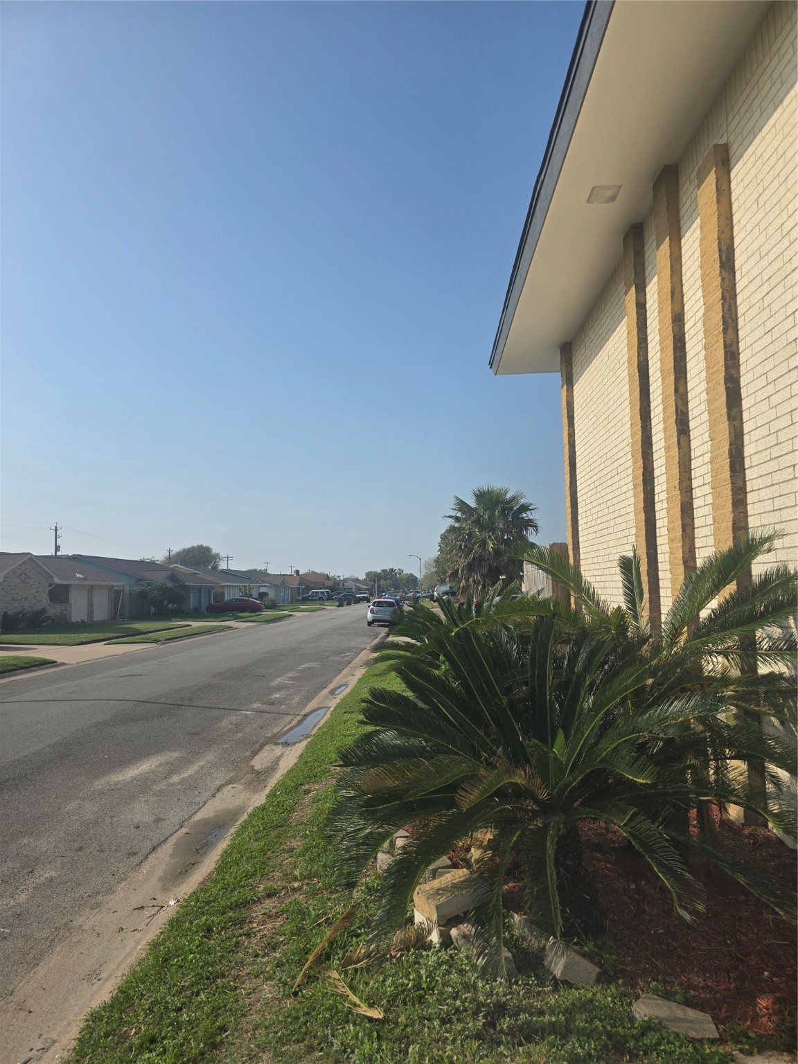 7302 Stewart Road Galveston, TX 77551 - Photo 9 of 10 Just a block from the beach