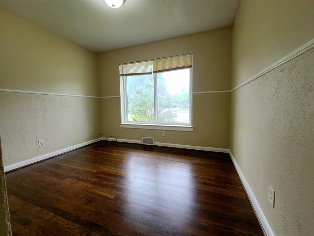 9867 Carnegie Place Dallas, TX 75228 - Photo 11 of 23