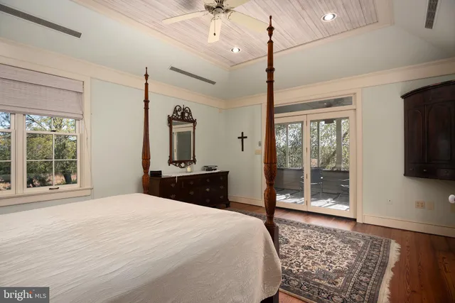 a bathroom with a sink and toilet