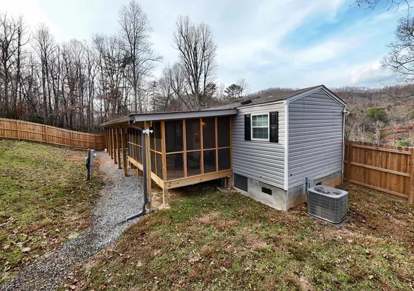 $248,900 | 85 Wounded Knee Lane, Hayesville, NC 28904