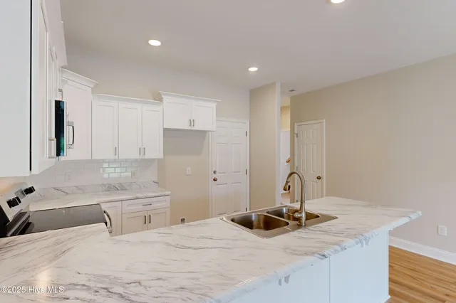 $299,900 | 209 Sandpiper Place, Holly Ridge, NC 28445