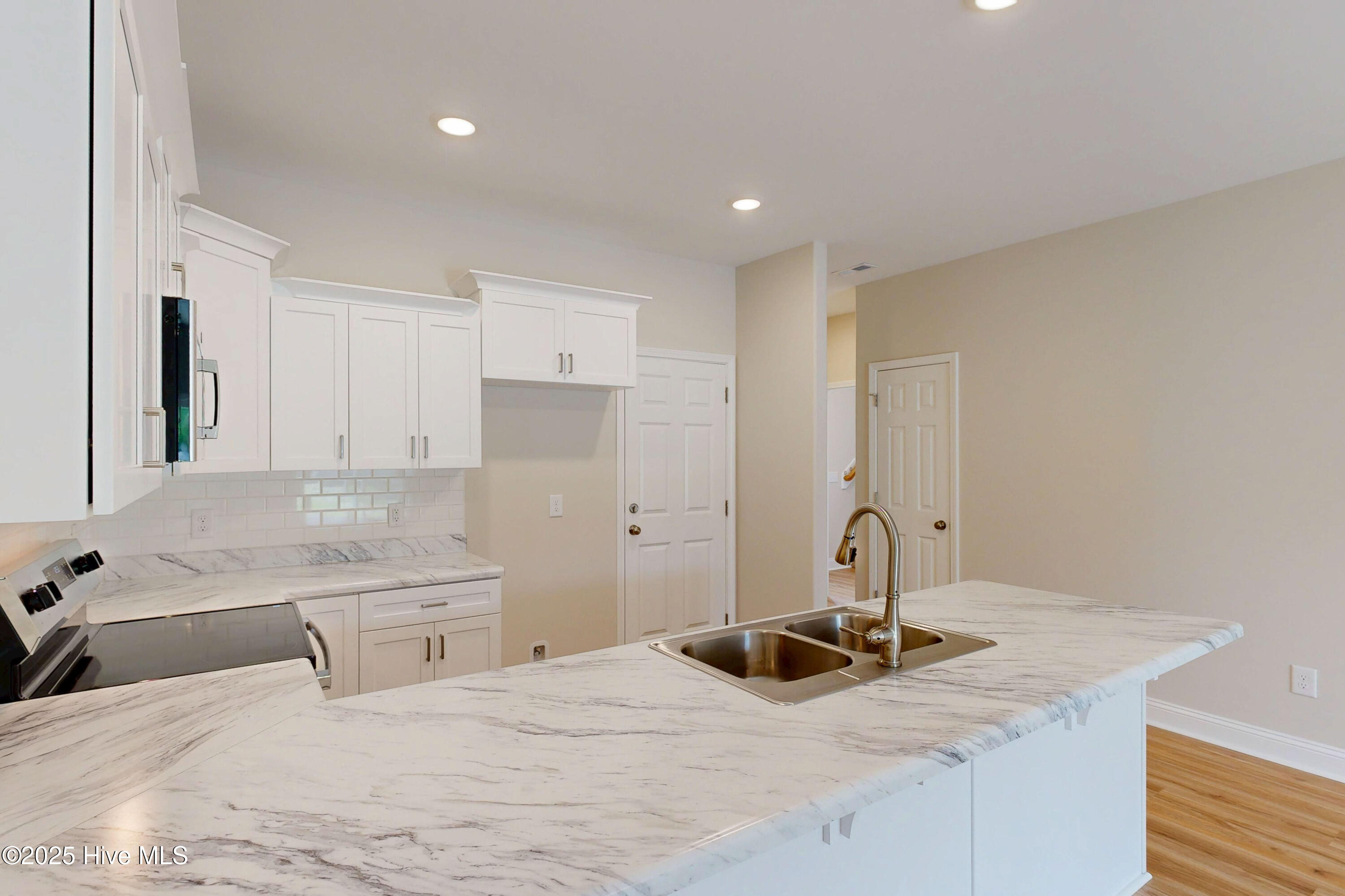 209 Sandpiper Place Holly Ridge, NC 28445 - Photo 5 of 29 209 Sandpiper Place - Interiors - Edited