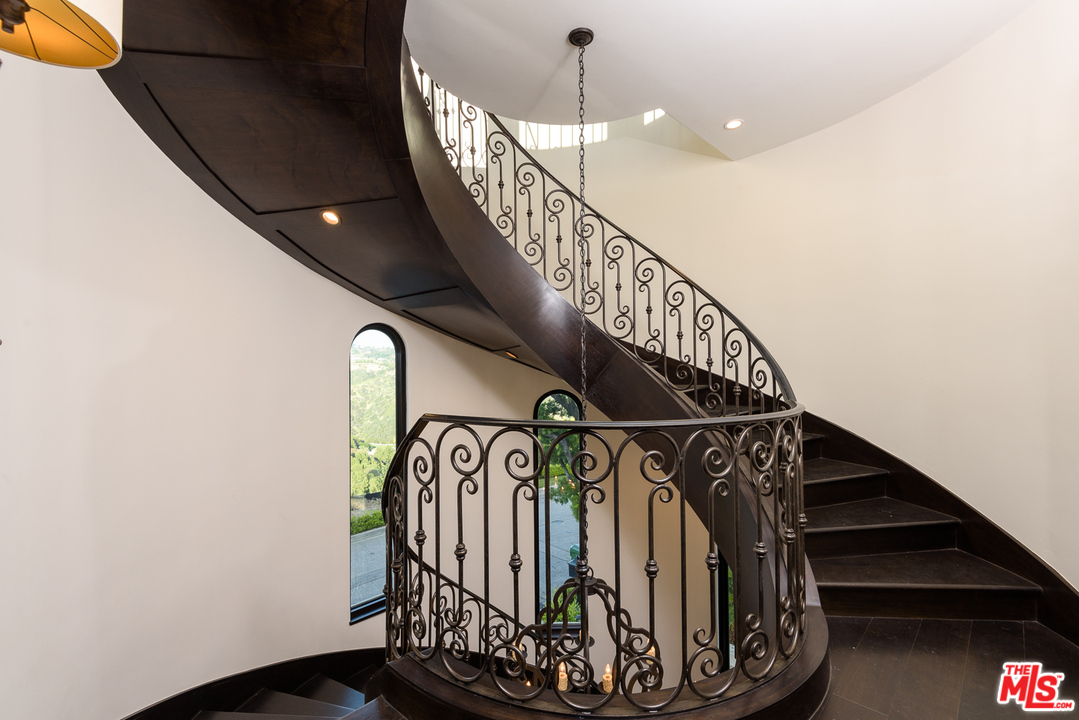 2175 Summitridge Drive Beverly Hills, CA 90210 - Photo 36 of 51 a view of entryway and hall