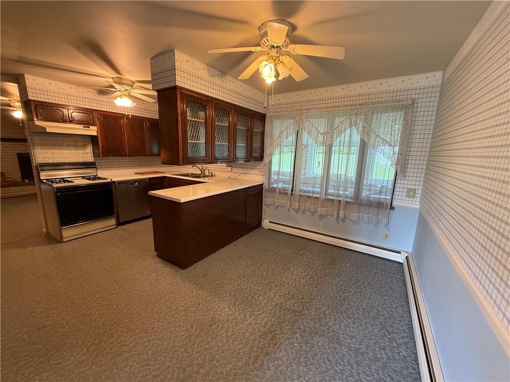 915 McKnight Road Indiana, PA 15701 - Photo 3 of 19 Large eat in kitchen w appliances