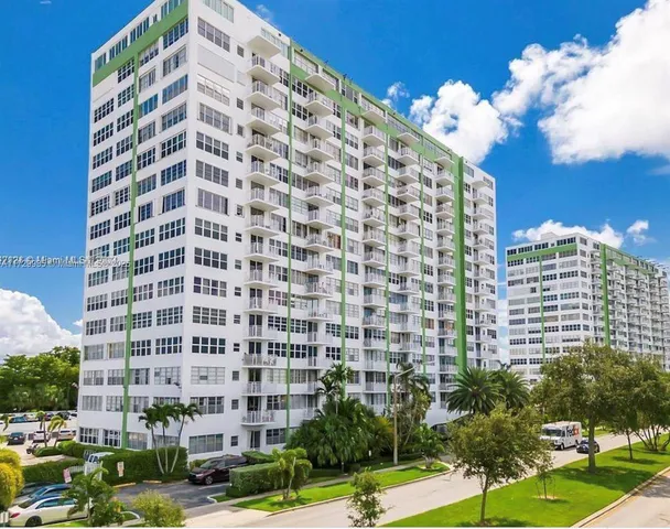$270,000 | 2150 Sans Souci Boulevard, Unit A310, North Miami, FL 33181