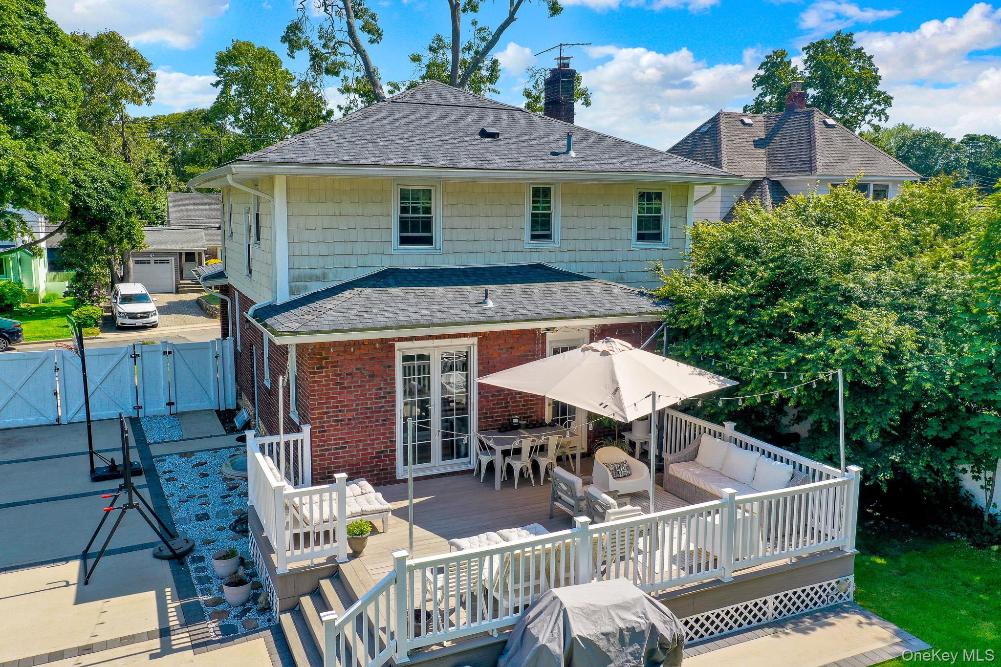 147 Locust Avenue Babylon, NY 11702 - Photo 26 of 31