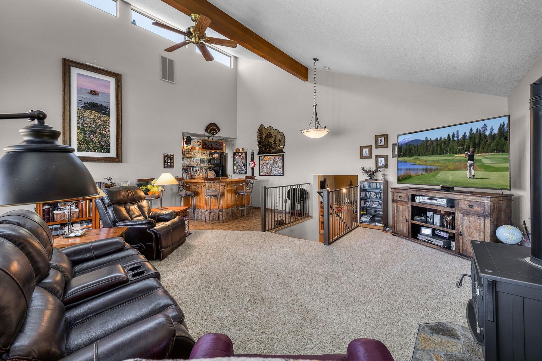 62610 Erickson Road Bend, OR 97701 - Photo 12 of 40 Family room and wet bar area