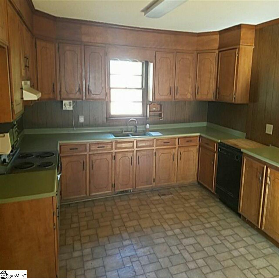 481 Dunklin Bridge Road Fountain Inn, SC 29644 - Photo 5 of 8