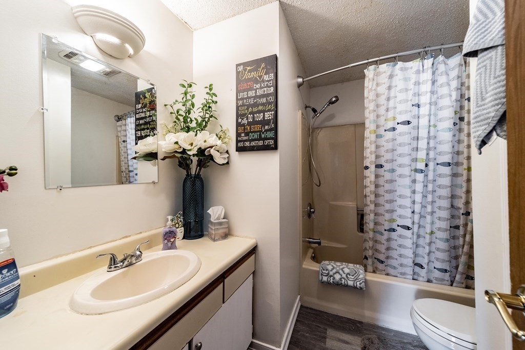 60-62 Kamuda Street Springfield, MA 01151 - Photo 13 of 32 Gallery Image 13