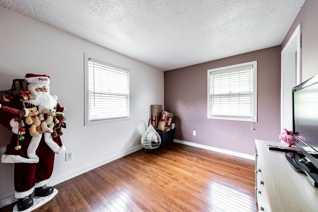 60-62 Kamuda Street Springfield, MA 01151 - Photo 16 of 32 Gallery Image 16