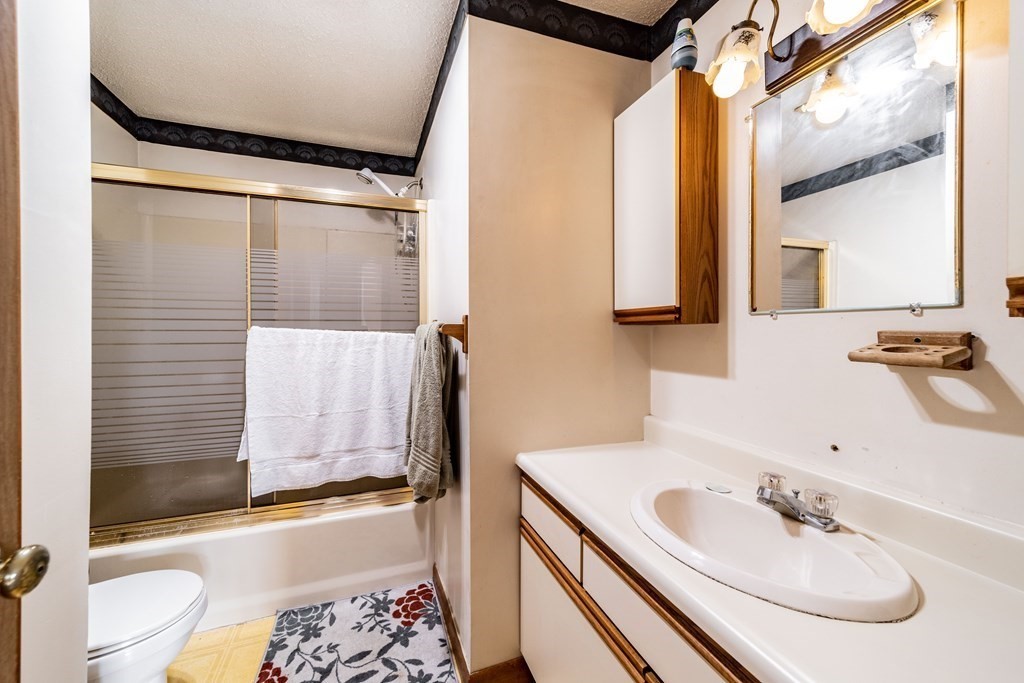 60-62 Kamuda Street Springfield, MA 01151 - Photo 21 of 32 Gallery Image 21