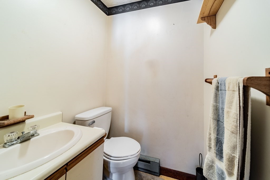 60-62 Kamuda Street Springfield, MA 01151 - Photo 25 of 32 Gallery Image 25