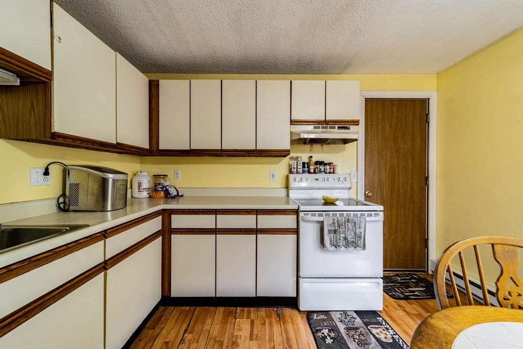 60-62 Kamuda Street Springfield, MA 01151 - Photo 8 of 32 Gallery Image 8